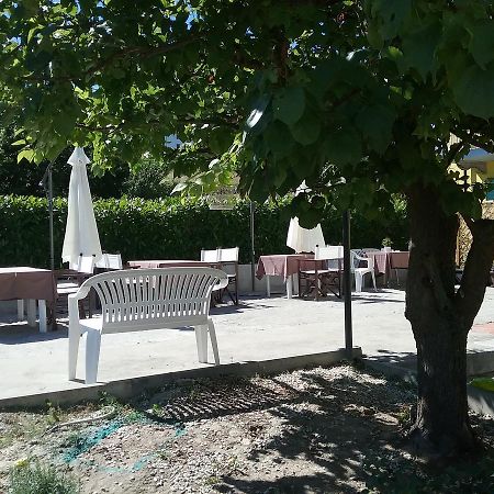 La Terrazza Del Barbaresco Bed & Breakfast Neviglie Exterior foto