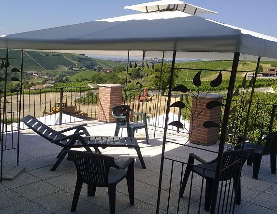 La Terrazza Del Barbaresco Bed & Breakfast Neviglie Exterior foto