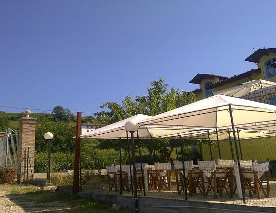 La Terrazza Del Barbaresco Bed & Breakfast Neviglie Exterior foto