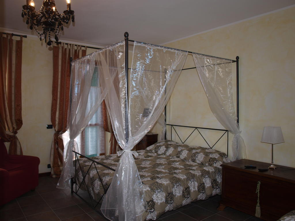 La Terrazza Del Barbaresco Bed & Breakfast Neviglie Cameră foto